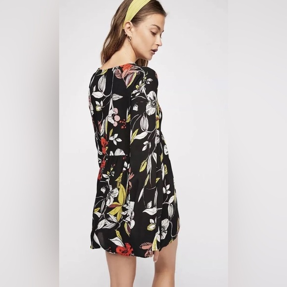 FREE PEOPLE BELLA LONG BELL SLEEVE PRINTED TUNIC DRESS BLACK EUC - Picture 2 of 3